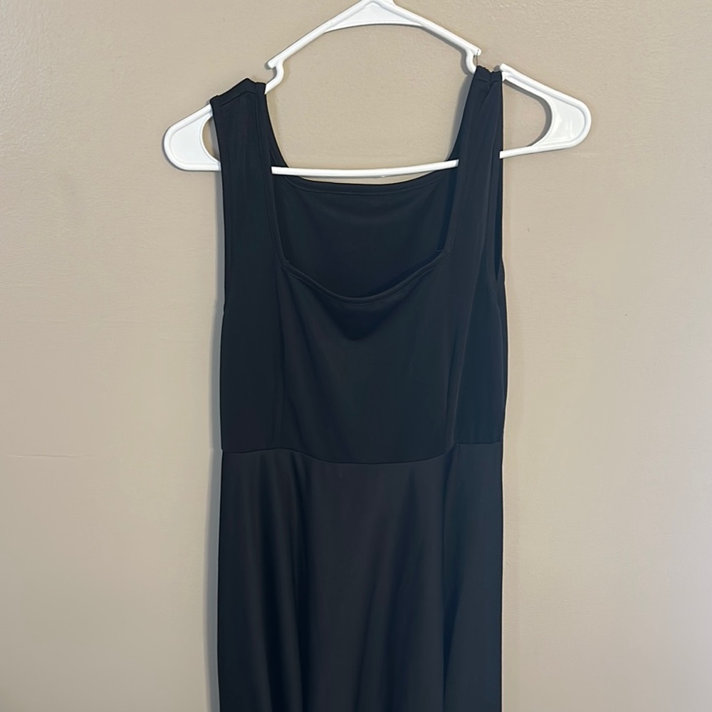 Elegant Black Sleeveless Dress